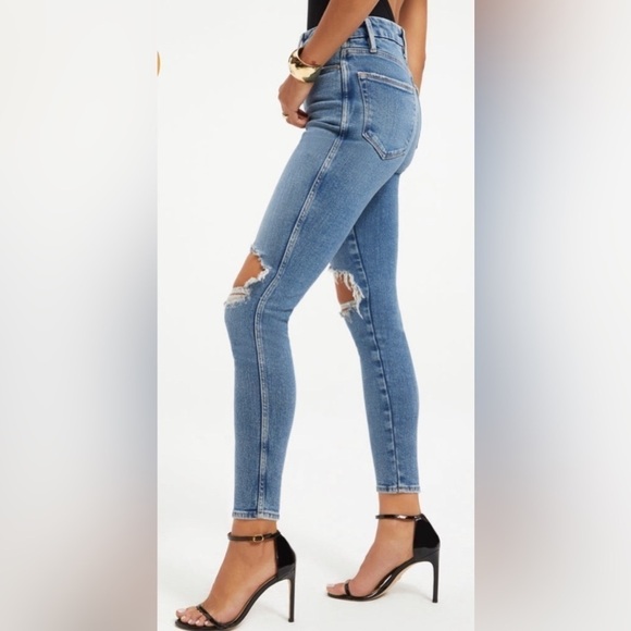 Good American Good Curve Skinny Crop Distressed Jean, Sz 8 - Picture 3 of 12